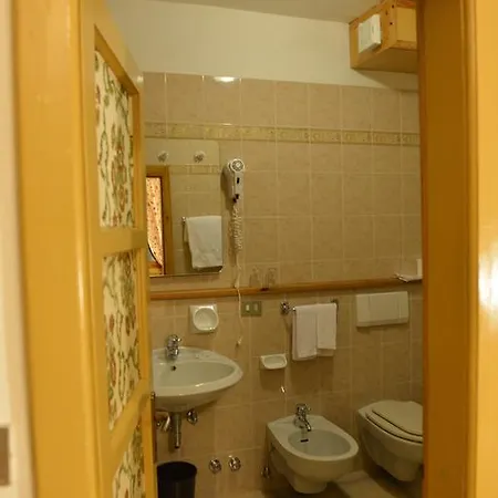 Gufo Hotel 3*
